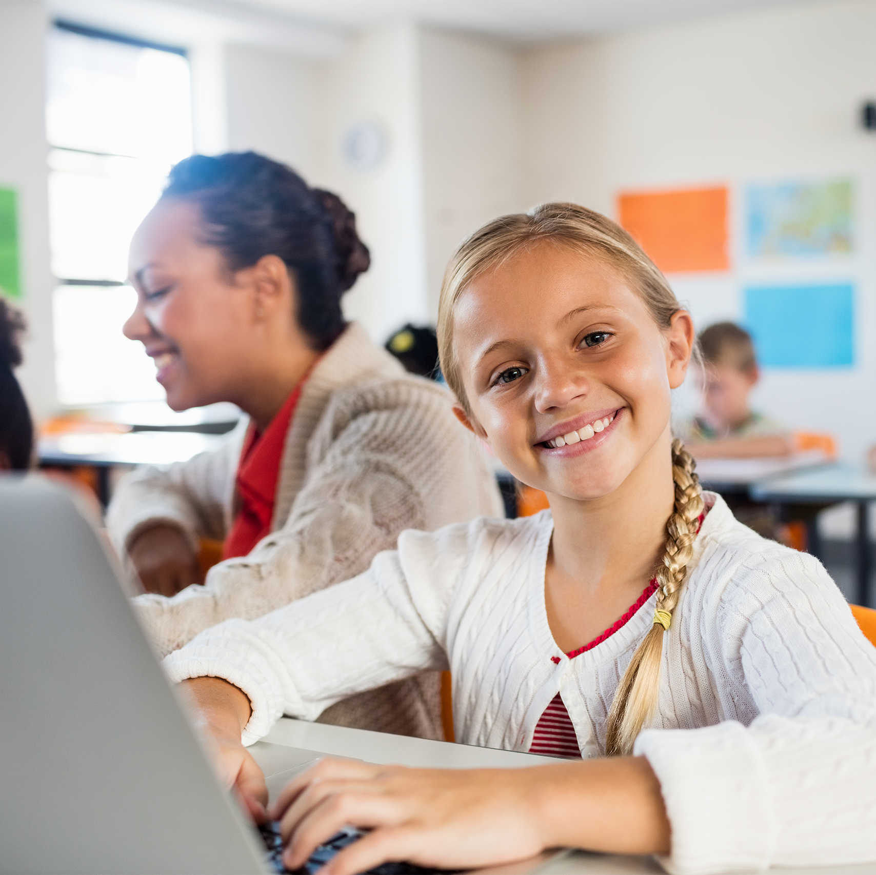 girl student online learning